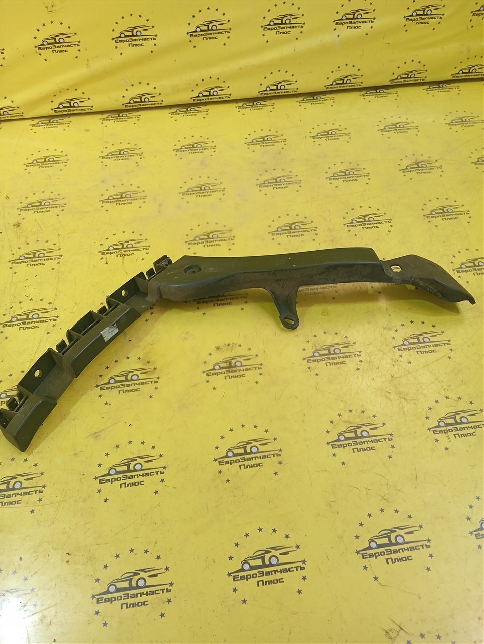 Кронштейн бампера задний правый 3008
