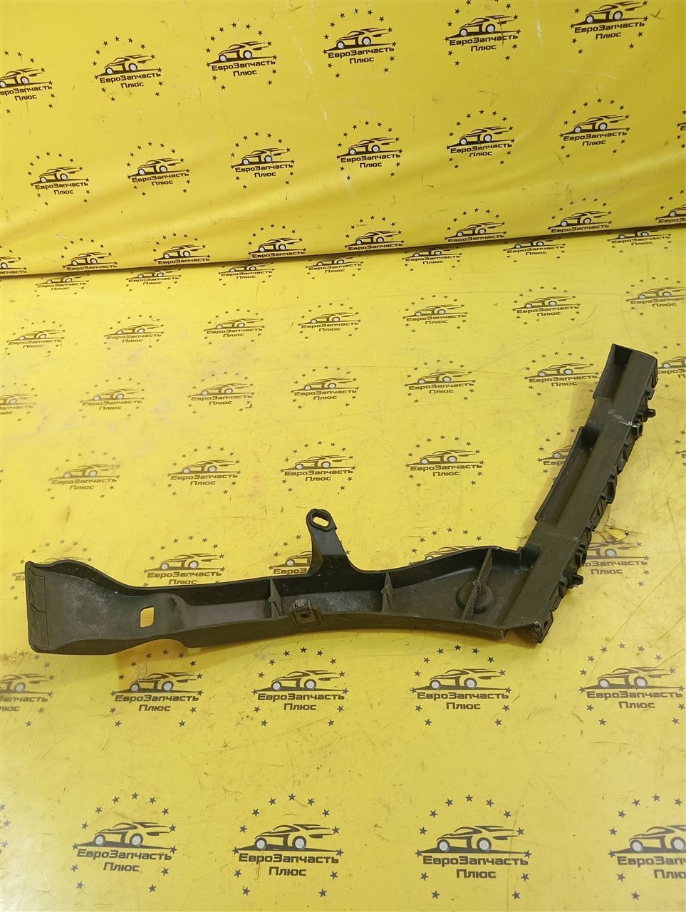 Кронштейн бампера задний 3008