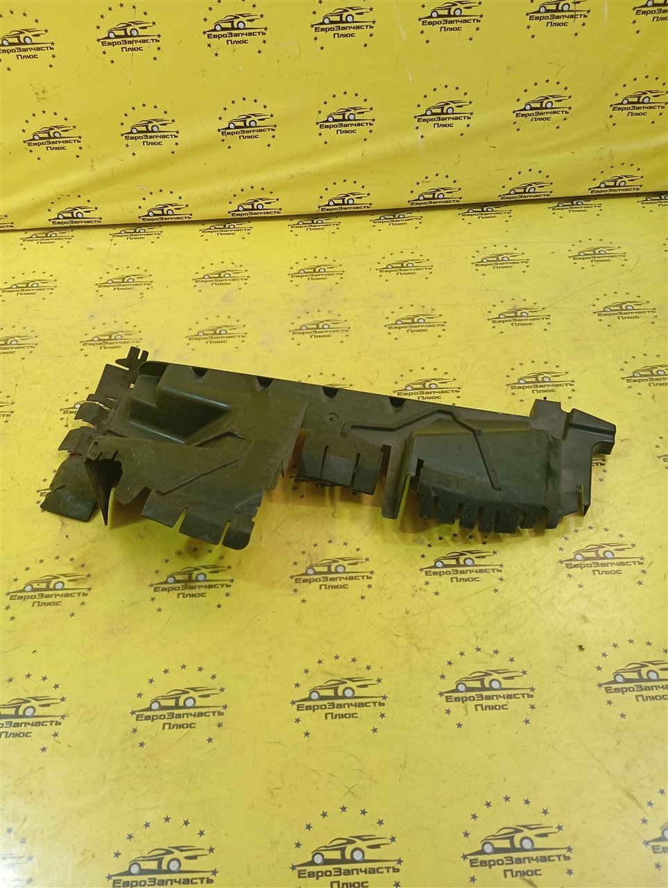 Воздуховод радиатора правый 3008