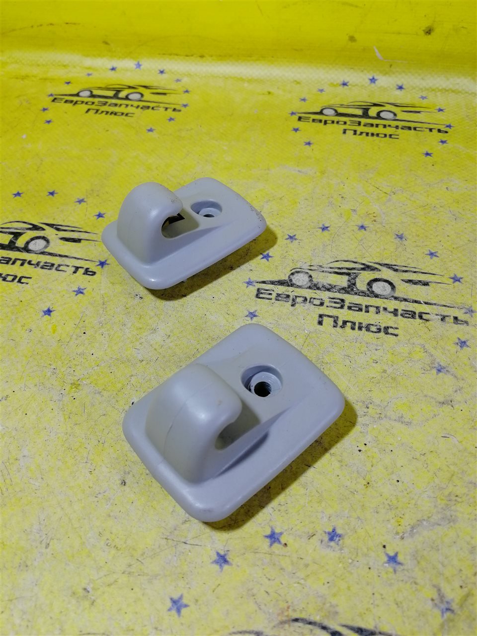 Крючок солнцезащитного козырька Peugeot 3008 8143WG контрактная