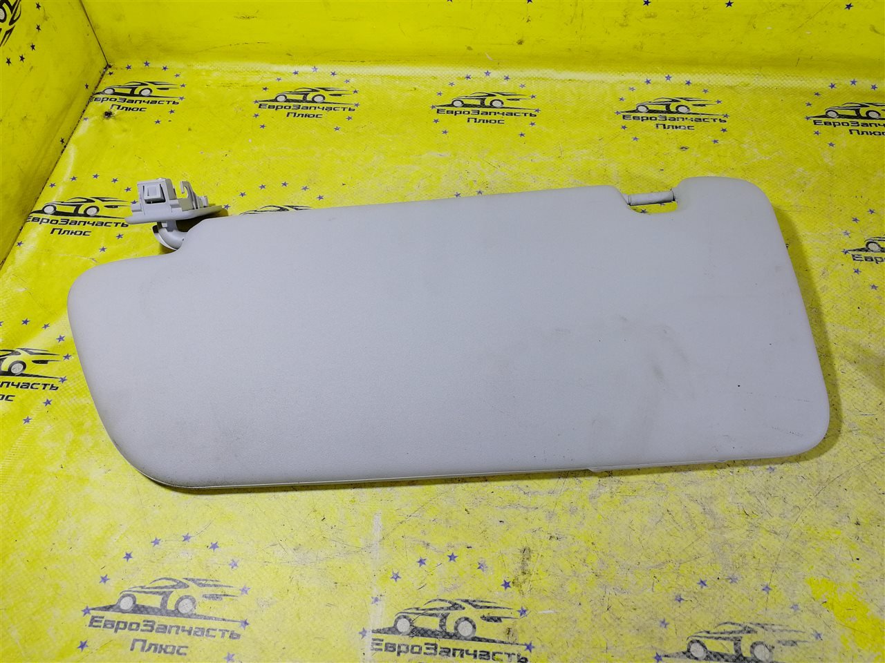 Козырек солнцезащитный правый Peugeot 3008