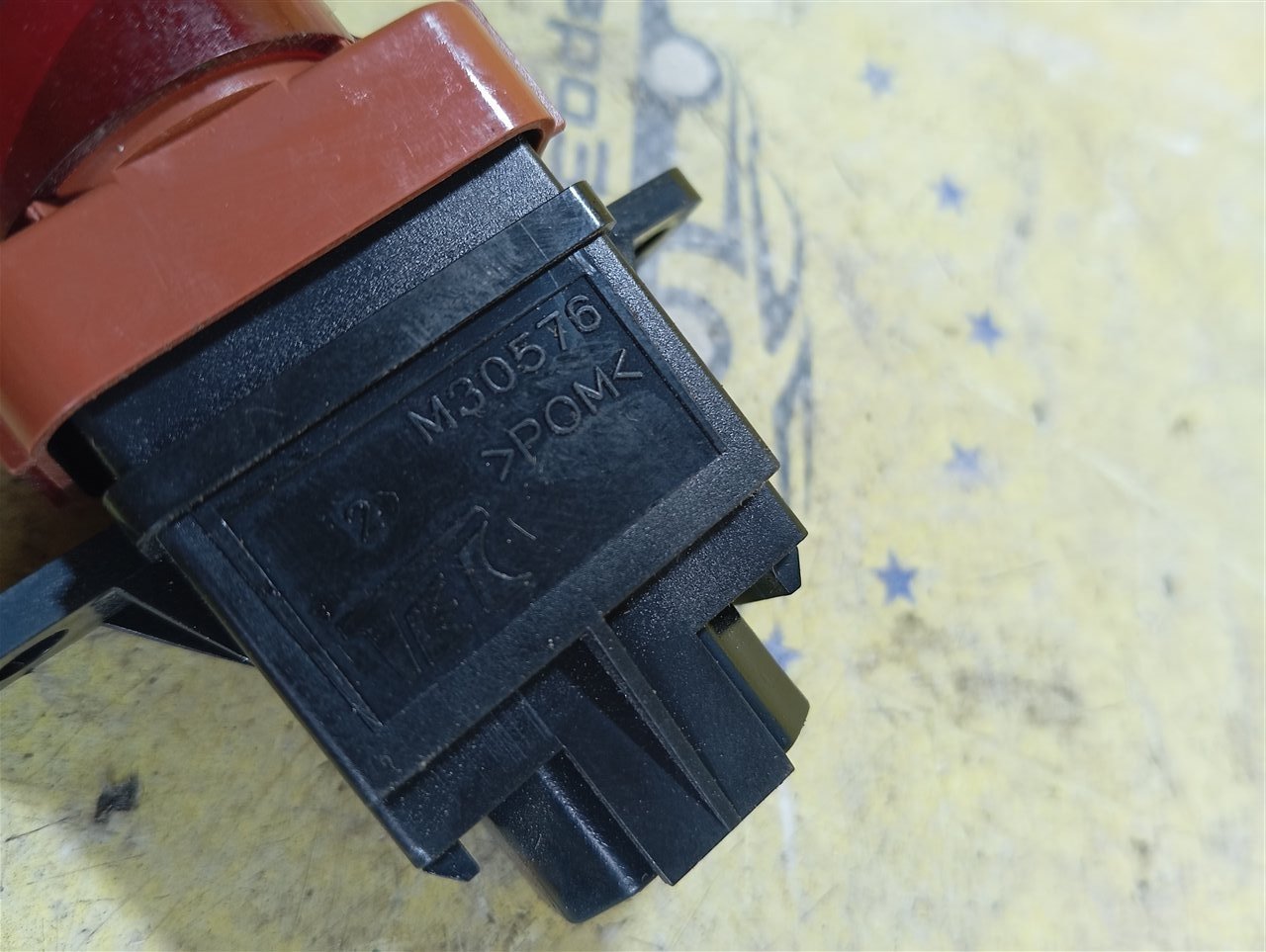 Кнопка аварийной сигнализации Honda Civic 5D Кнопка аварийной сигнализации Honda Civic 5D