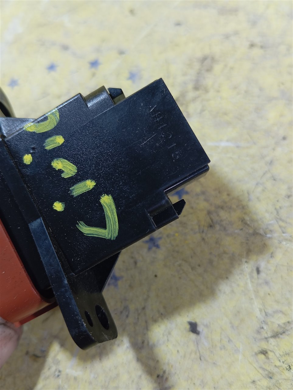 Кнопка аварийной сигнализации Civic 5D Кнопка аварийной сигнализации Civic 5D