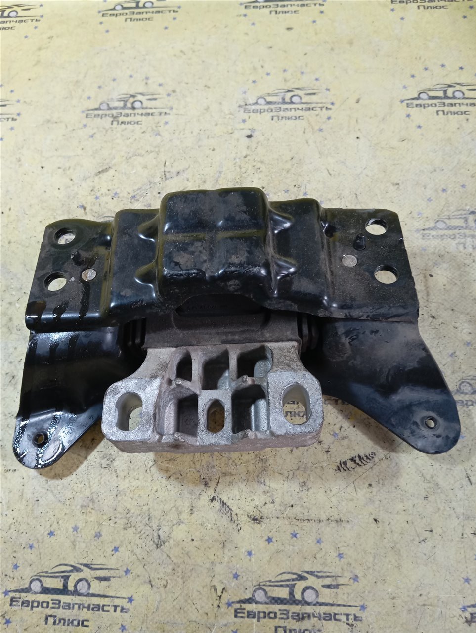 Подушка ДВС Volkswagen Golf 6 5Q0199555R контрактная