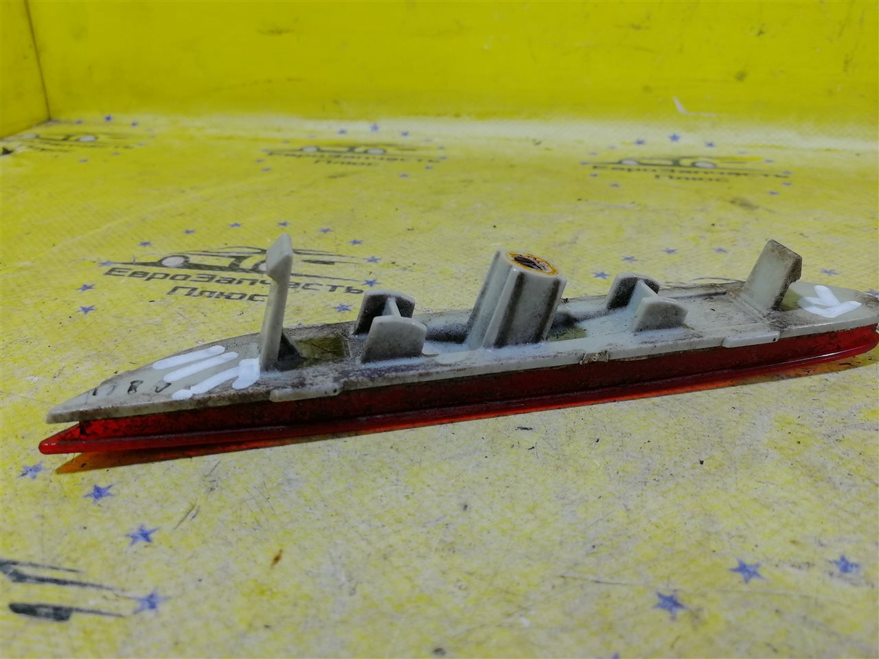 Отражатель бампера задний правый Qashqai J11