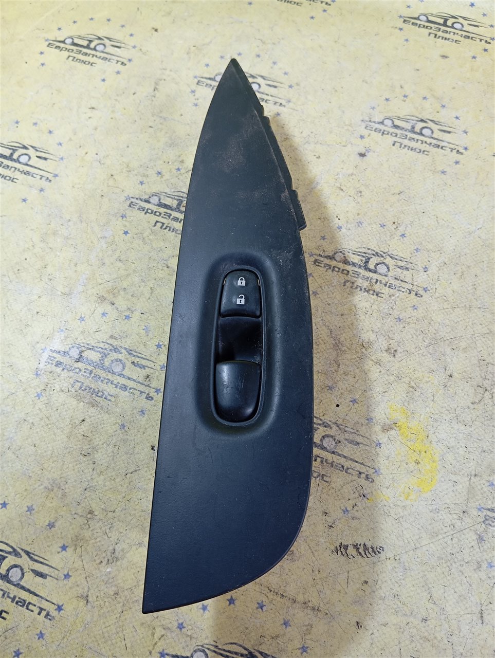 Кнопка стеклоподъемника задняя правая Nissan Qashqai J11 254114CE0A контрактная