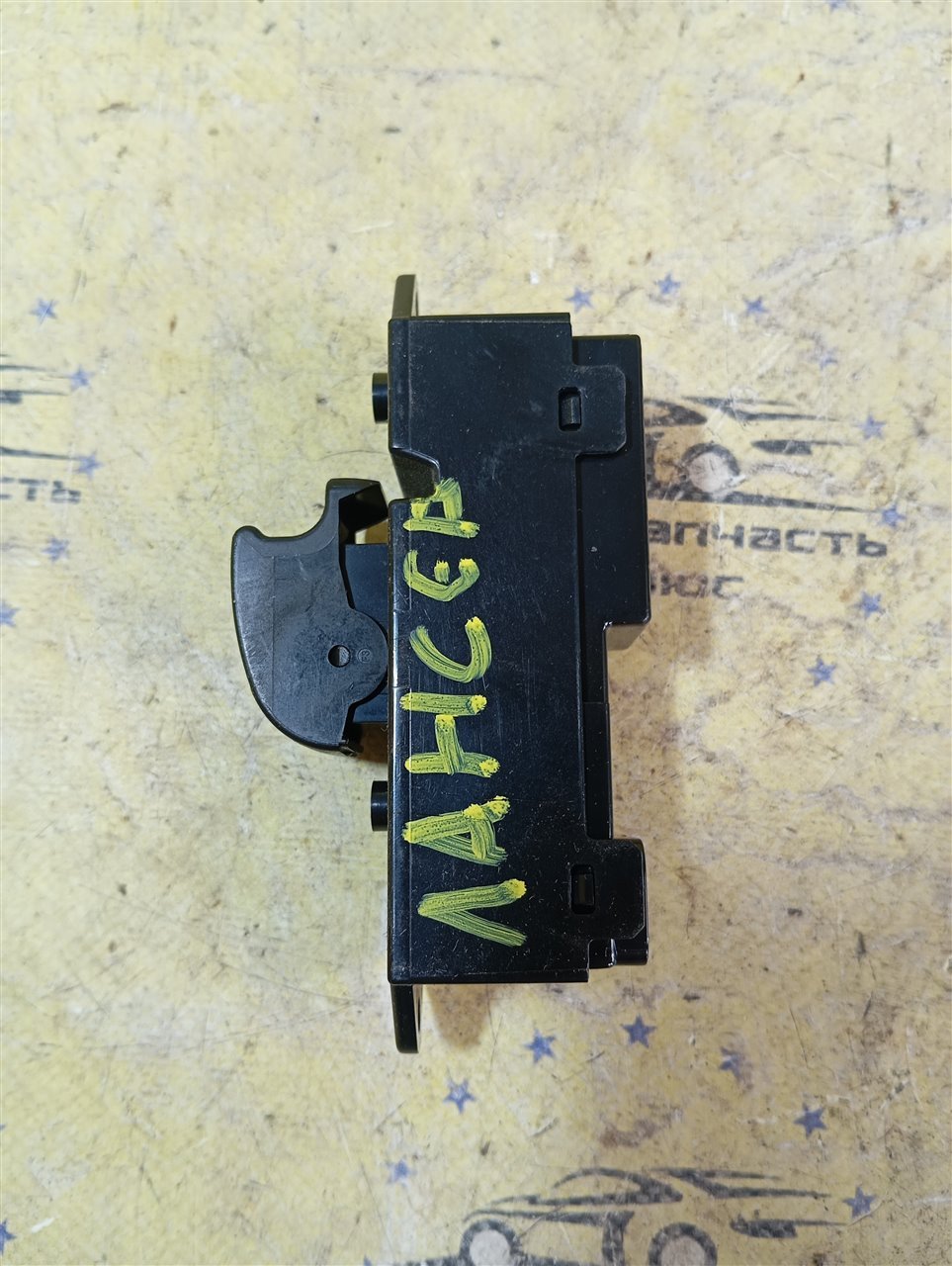 Кнопка стеклоподъемника Lancer 10