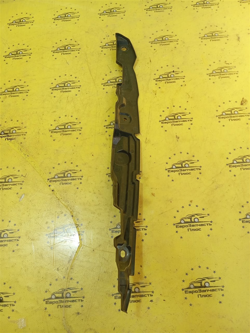 Кронштейн крыла передний правый Mitsubishi Lancer 10 5220D800 контрактная