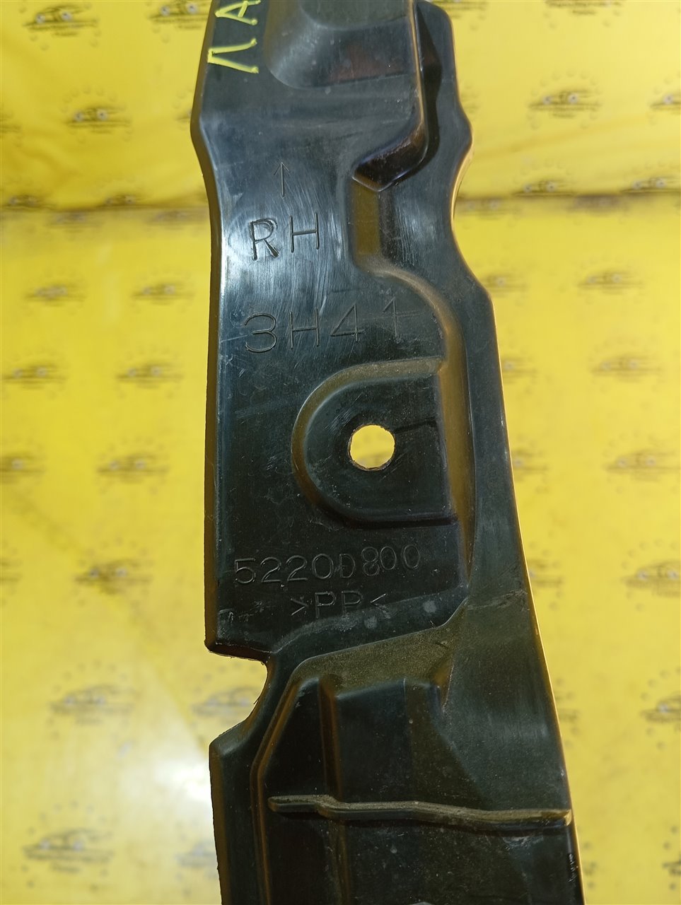 Кронштейн крыла передний правый Lancer 10