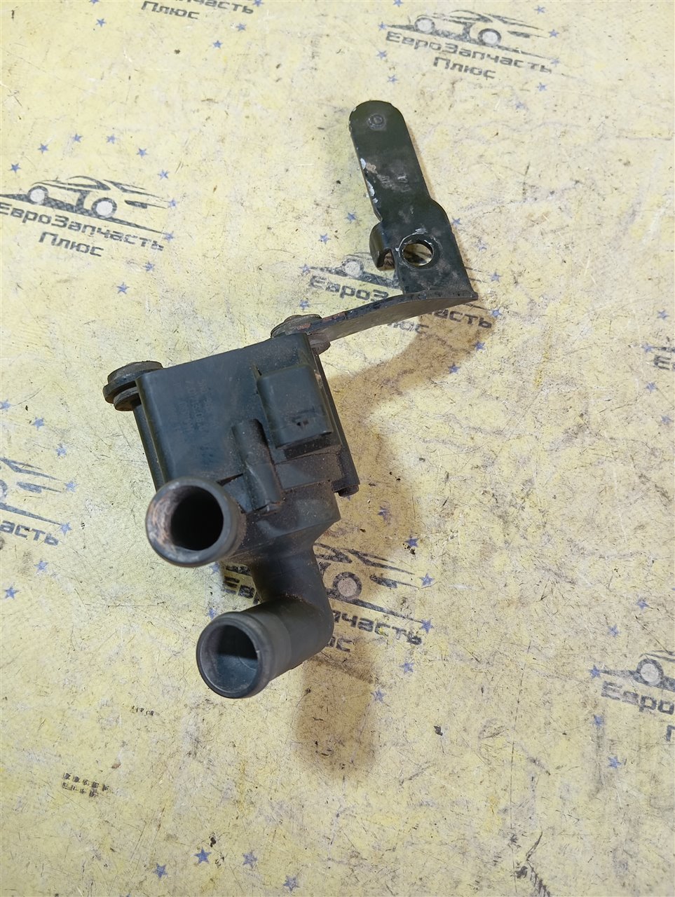 Дополнительный насос антифриза Golf 6 MK6