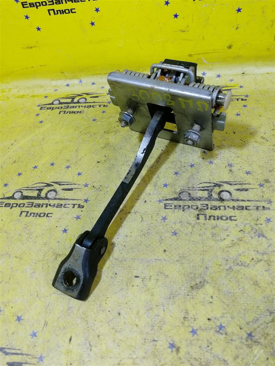 Ограничитель двери передний правый 3008