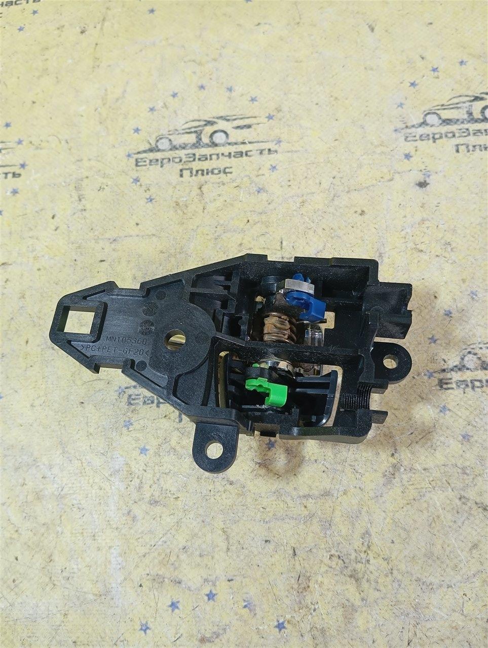 Ручка двери внутренняя правая Lancer 10 Ручка двери внутренняя правая Lancer 10