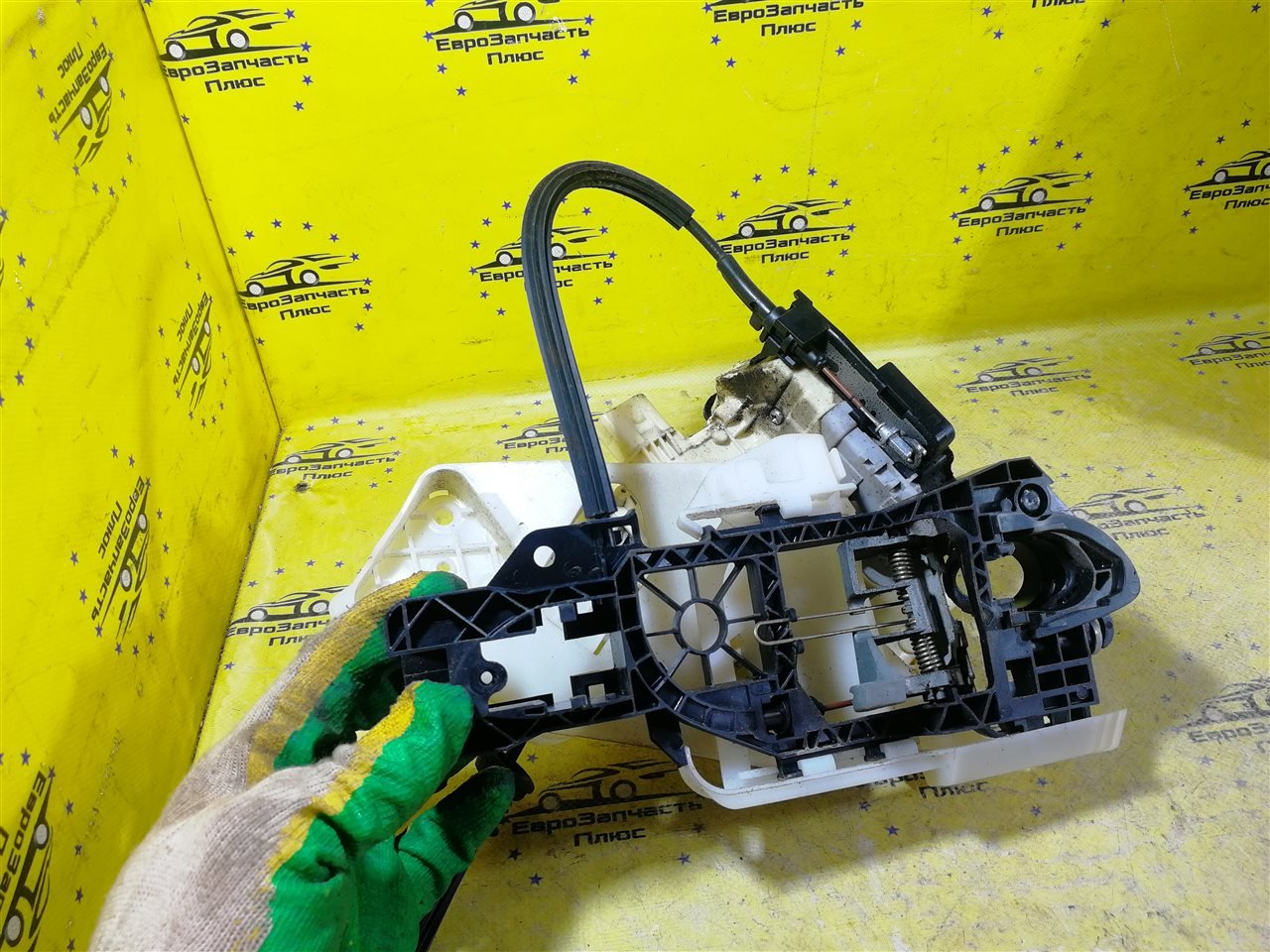 Замок двери задний правый Passat B6 Замок двери задний правый Passat B6