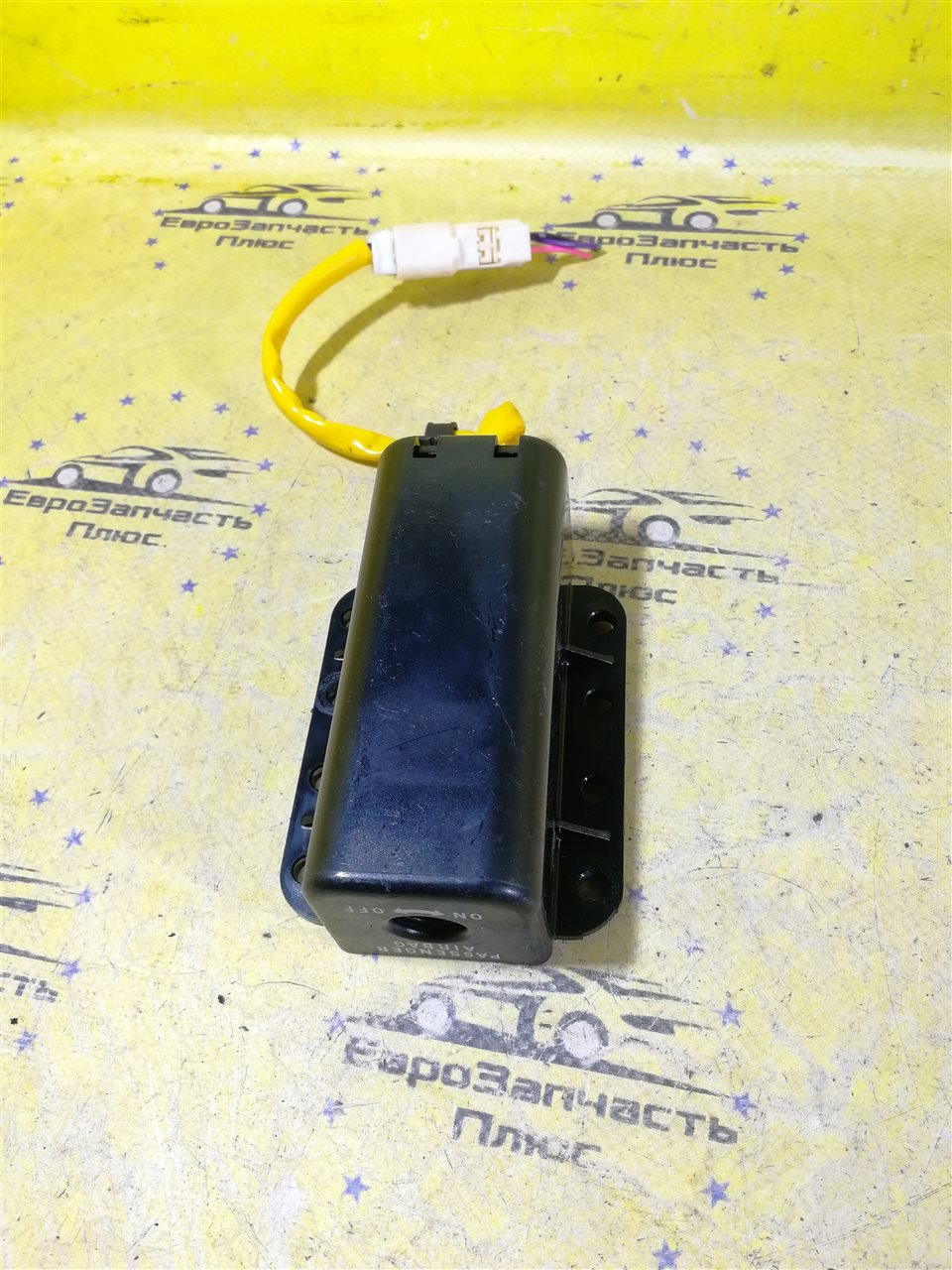 Выключатель подушки безопасности Lancer 10