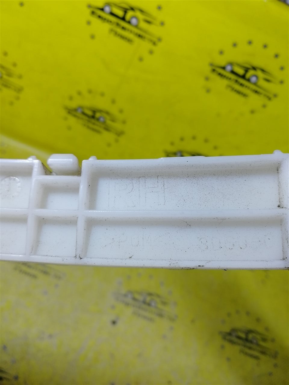 Кронштейн бампера задний правый Mitsubishi Lancer 10