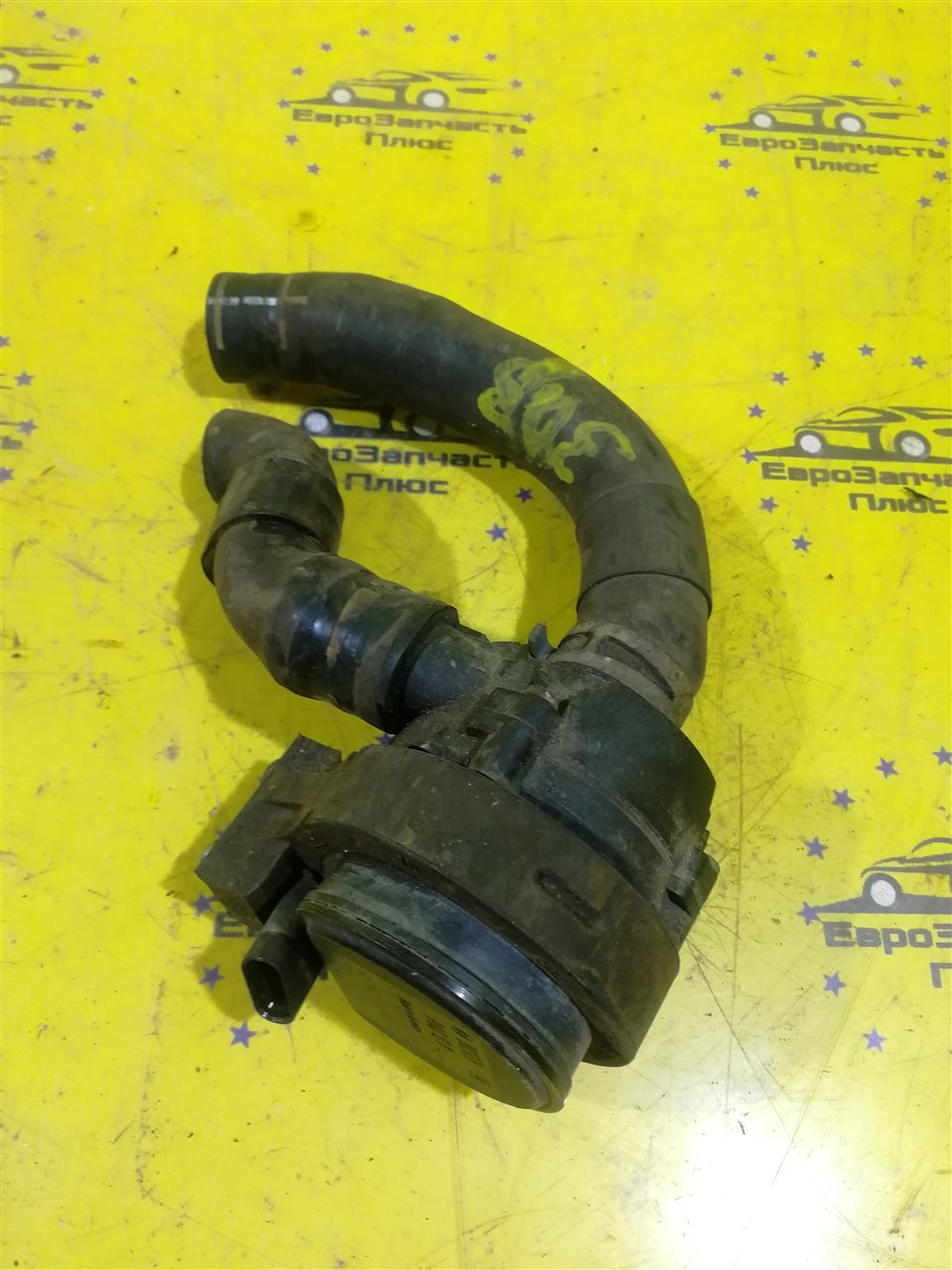 Дополнительная помпа Skoda Octavia A5 1Z 5G0965567 контрактная