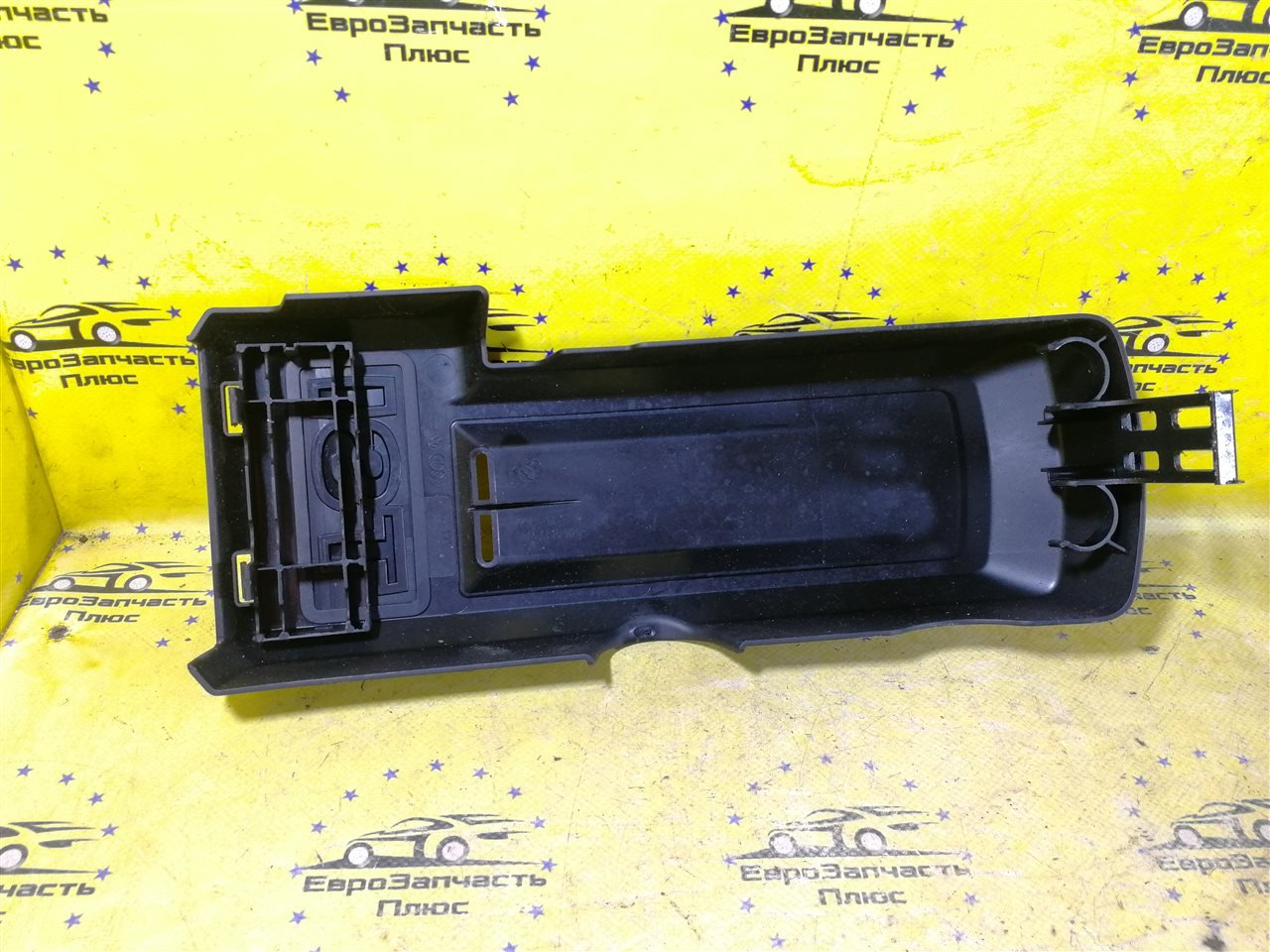 Декоративная крышка двигателя Skoda Octavia A5 1Z Декоративная крышка двигателя Skoda Octavia A5 1Z