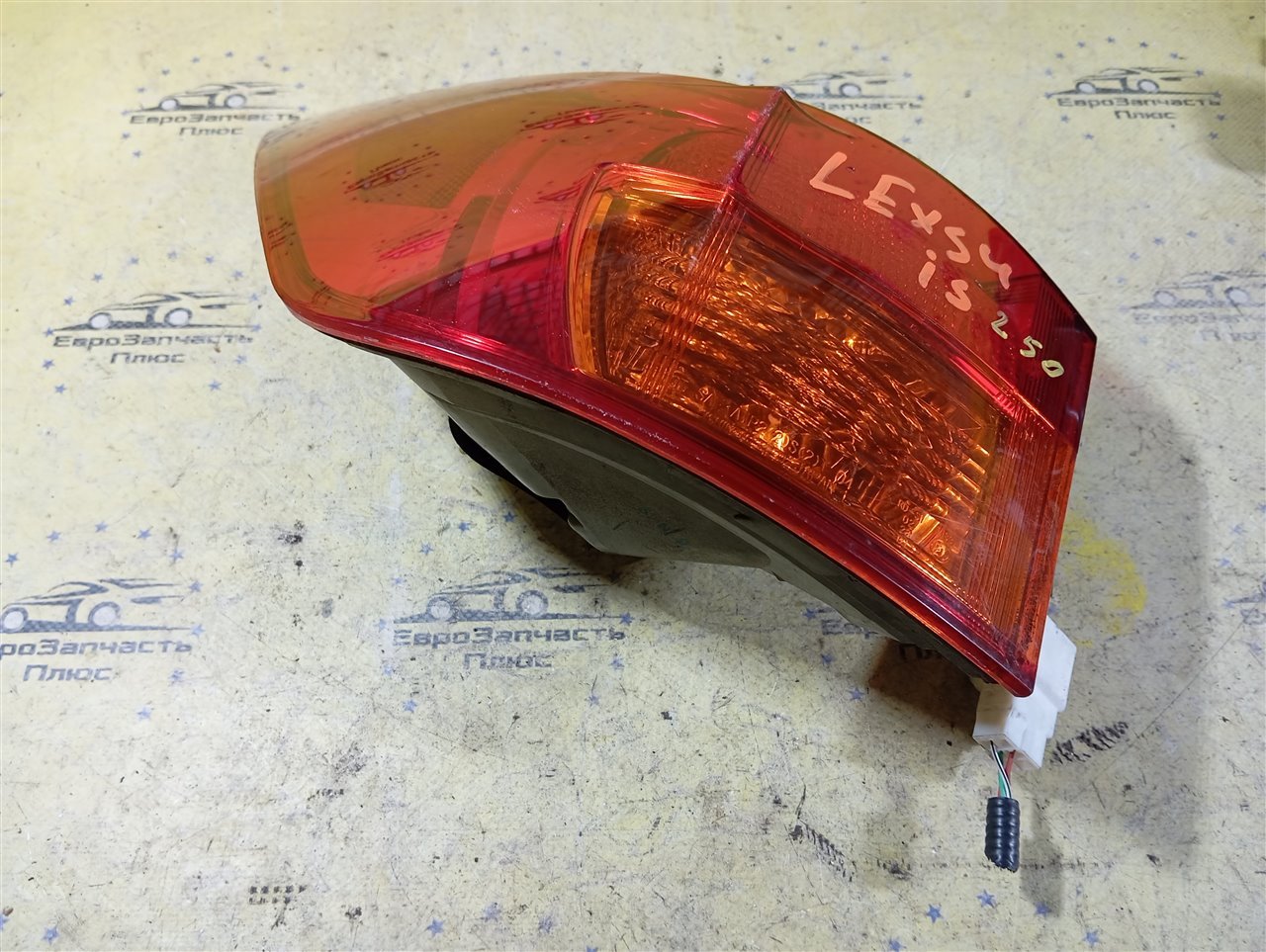 Фонарь задний левый IS 250 XE20