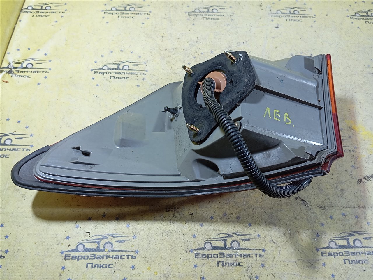 Фонарь задний левый IS 250 XE20