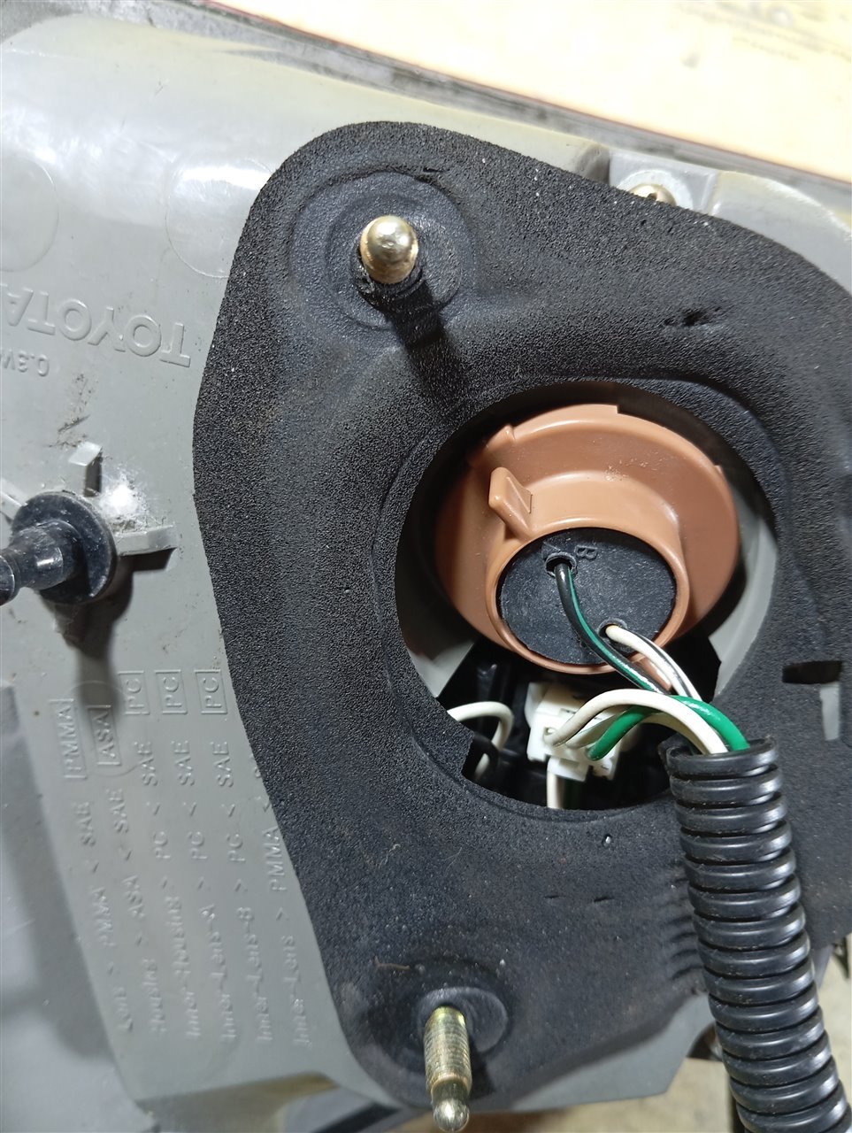 Фонарь задний левый IS 250 XE20