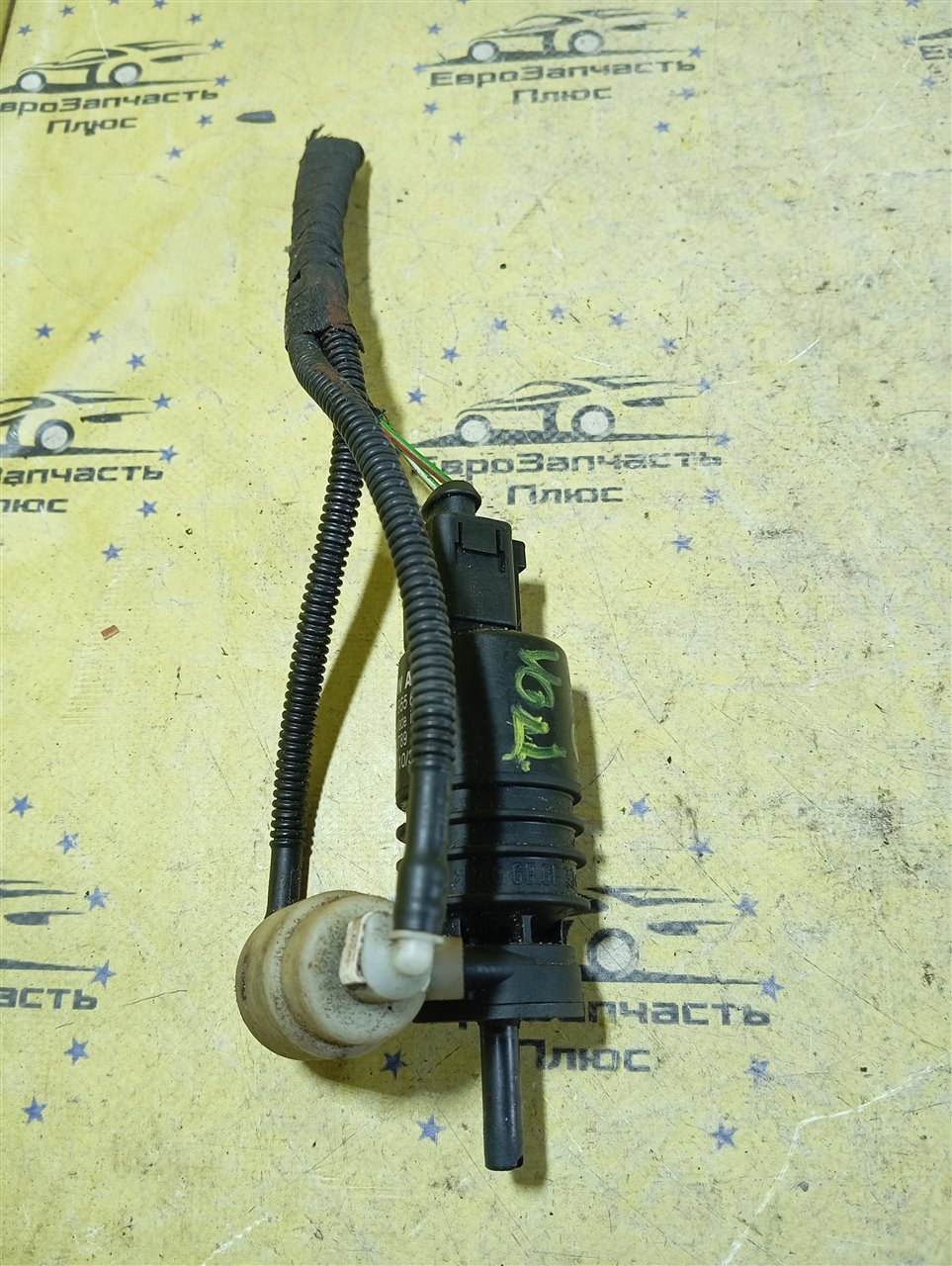 Моторчик стеклоомывателя Golf 6