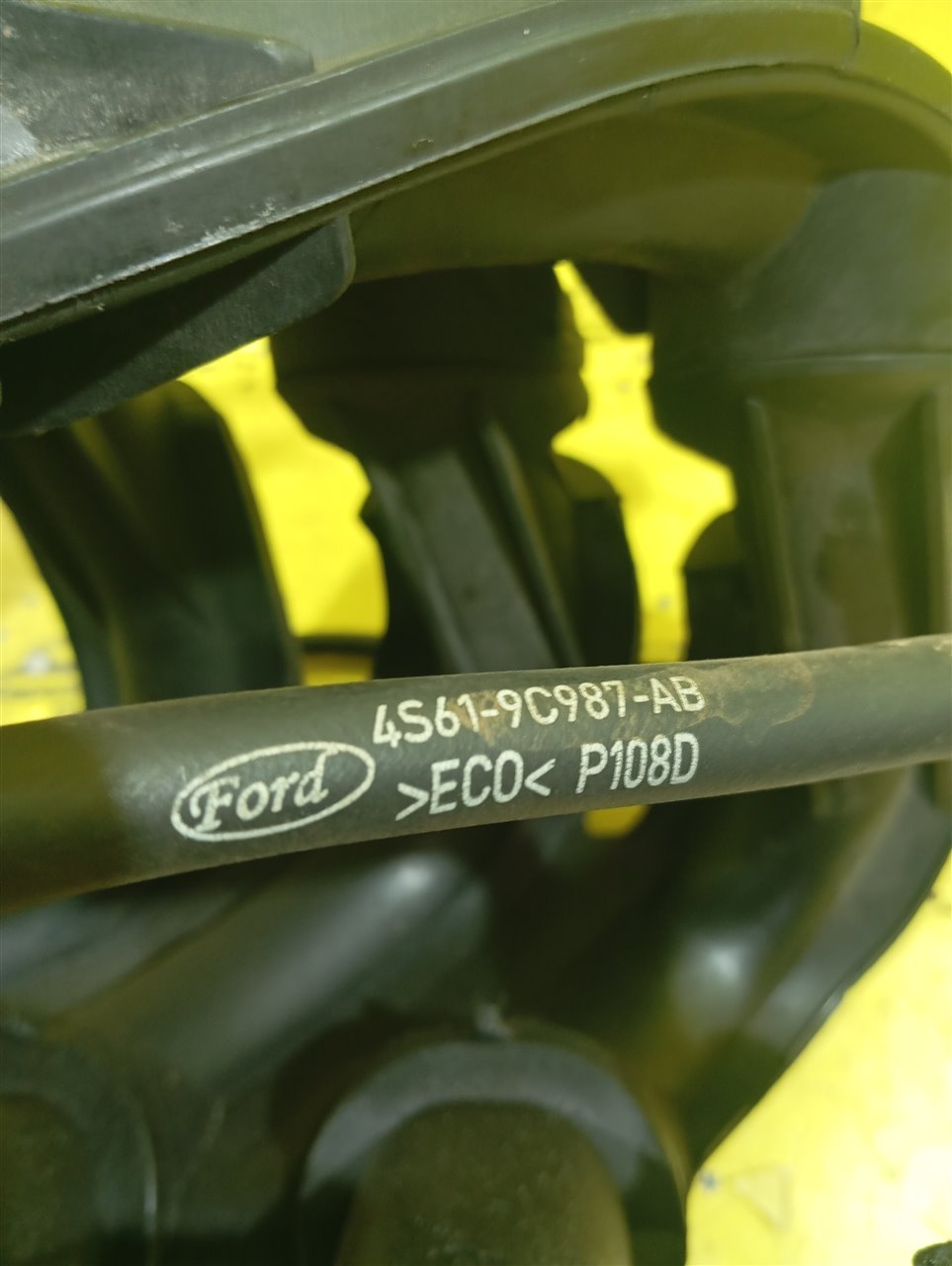 Коллектор впускной Ford Fusion B226