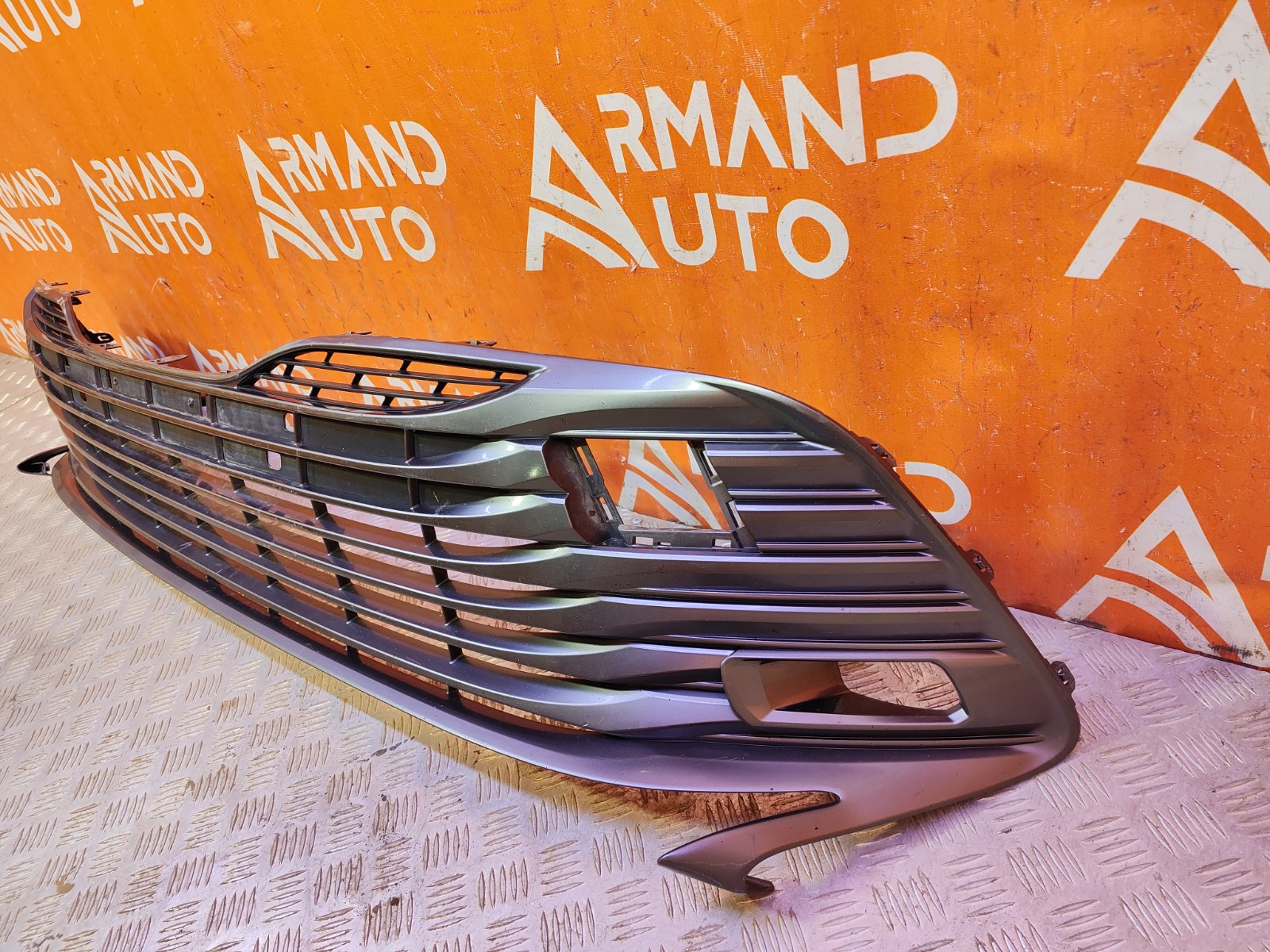 Решетка бампера передняя Toyota Camry 8 XV70