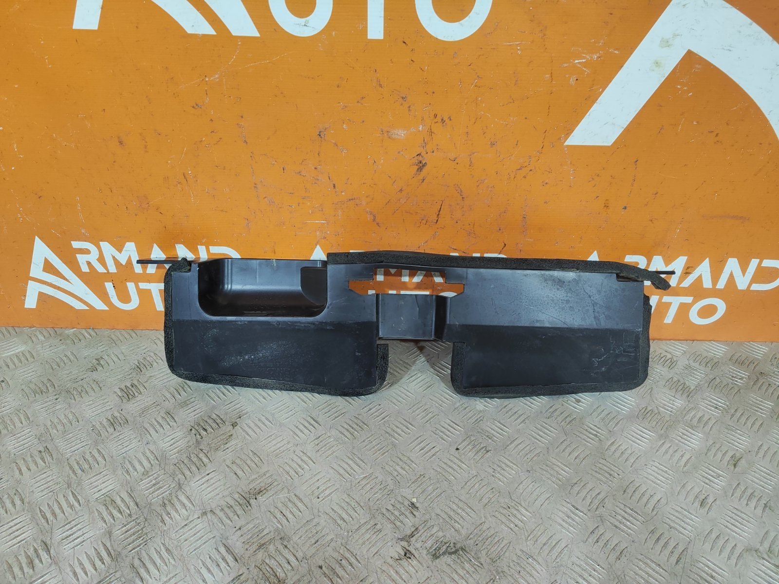 Запчасть дефлектор радиатора верхний OMODA C5 2022-нв T19C 302001135AA контрактная Дефлектор радиатора верхний OMODA C5 2022-нв T19C 302001135AA контрактная