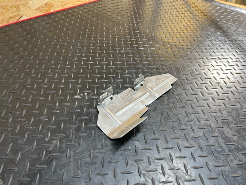 Тепловой экран 5 2023 G30 B57D30B Тепловой экран 5 2023 G30 B57D30B