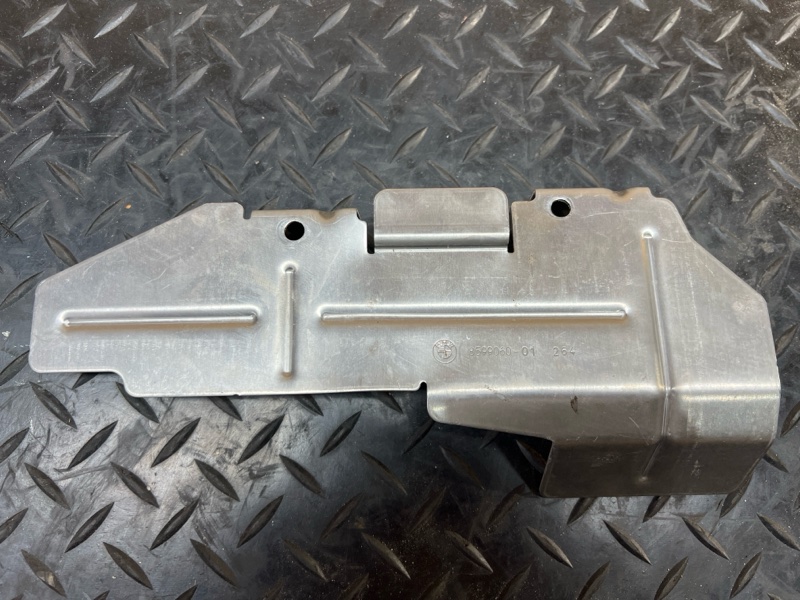 Тепловой экран 5 2023 G30 B57D30B Тепловой экран 5 2023 G30 B57D30B