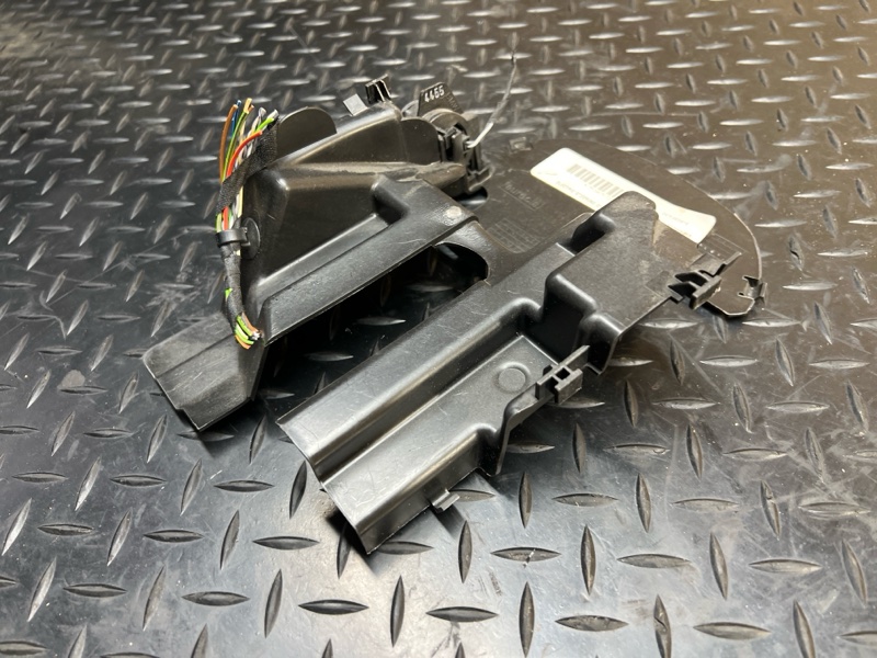 Кожух рулевой колонки X5 2016 f15 N47D20C Кожух рулевой колонки X5 2016 f15 N47D20C