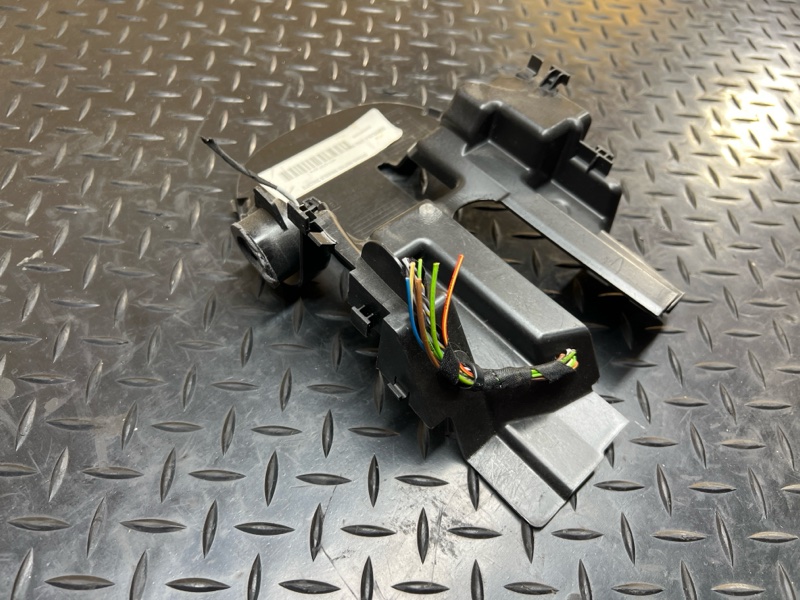 Кожух рулевой колонки BMW X5 f15 N47D20C Кожух рулевой колонки BMW X5 f15 N47D20C