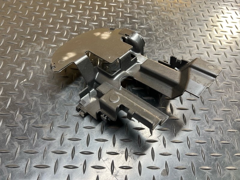 Кожух рулевой колонки X5 2016 f15 N47D20C Кожух рулевой колонки X5 2016 f15 N47D20C