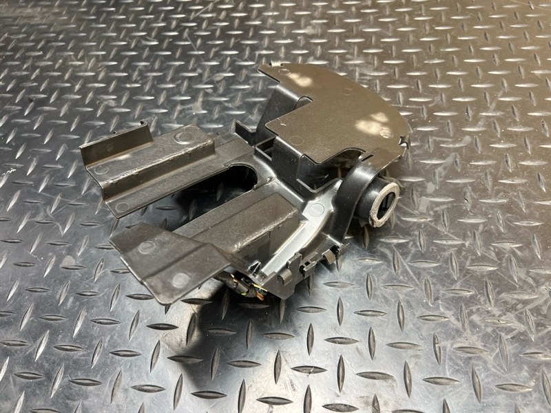 Кожух рулевой колонки X5 2016 f15 N47D20C Кожух рулевой колонки X5 2016 f15 N47D20C