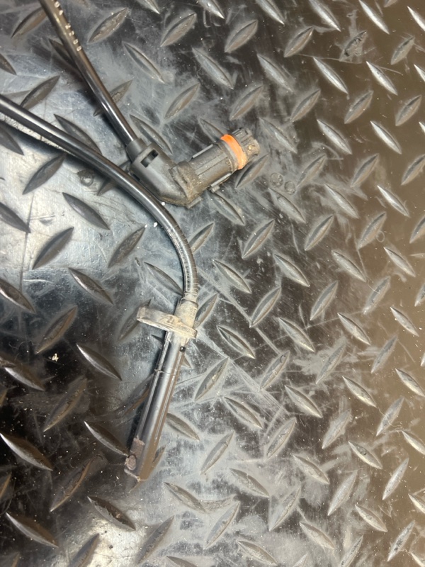 Датчик ABS передний GLE350d 2018 w166 OM 642.826 Датчик ABS передний GLE350d 2018 w166 OM 642.826