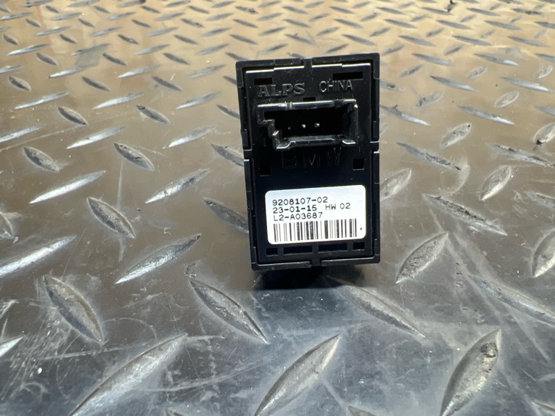 Кнопка стеклоподъемника X5 2016 f15 N47D20C Кнопка стеклоподъемника X5 2016 f15 N47D20C