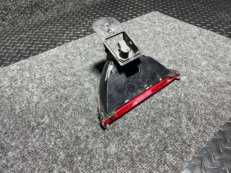 Стоп-сигнал дополнительный задний 5 1999 e39 M62B35