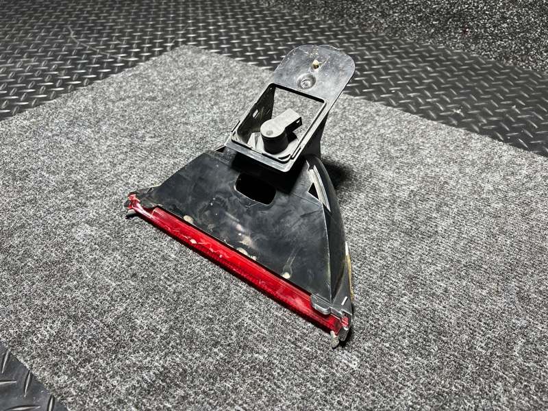 Стоп-сигнал дополнительный задний 5 1999 e39 M62B35