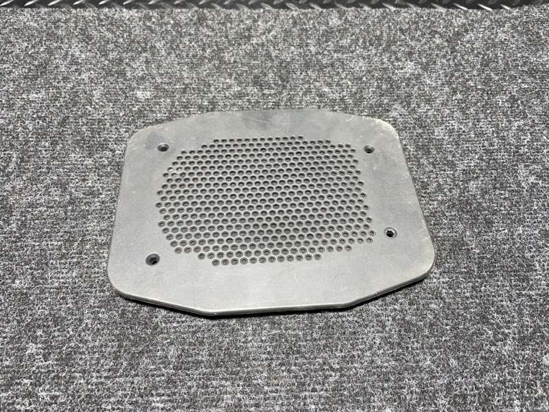 Запчасть сетка сабвуфера под сидением BMW X5 2017 f15 N57d30c 65136971882 контрактная Сетка сабвуфера под сидением BMW X5 2017 f15 N57d30c 65136971882 контрактная