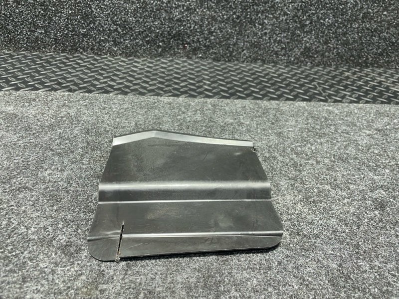 Заглушка багажника левая BMW 7 2016 g11 B57D30A 61139356463 контрактная