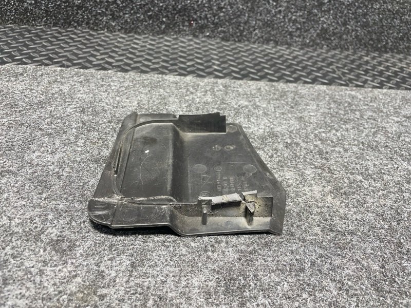 Заглушка багажника левая 7 2016 g11 B57D30A