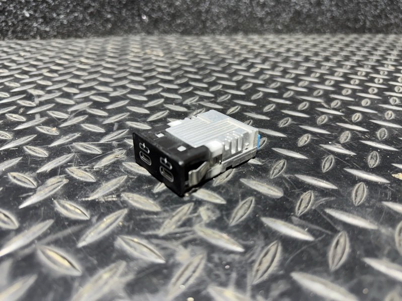 Гнездо USB двойное 5 2023 G30 B57D30B
