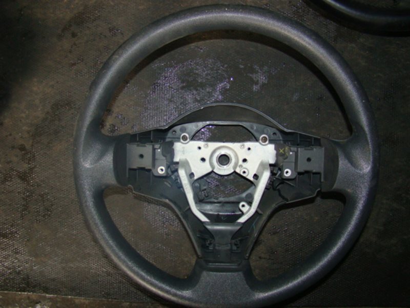 Руль Toyota Vitz SCP90 (б/у) Руль Toyota Vitz SCP90 (б/у)