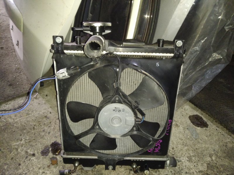 Радиатор охлаждения Nissan Roox ML21S K6A (б/у)