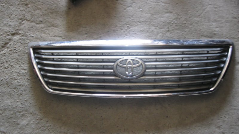 Решетка радиатора Toyota Celsior UCF30 3UZFE (б/у)