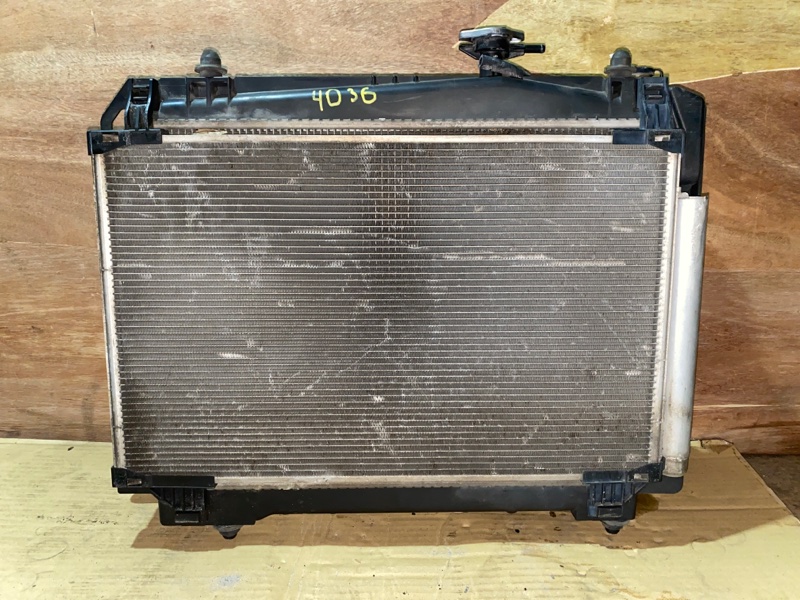 Радиатор охлаждения Toyota Ractis NCP120 1NZ (б/у)