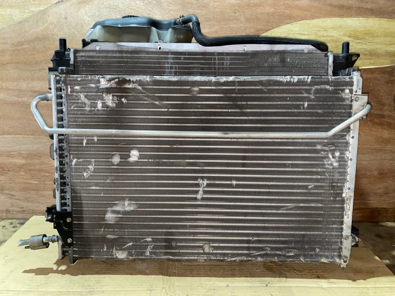 Радиатор охлаждения Ford Mustang 1ZVHT85H875272457 V8 4.6 2007 (б/у)