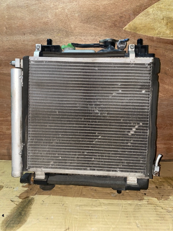 Радиатор охлаждения Suzuki Mr Wagon MF33S R06A (б/у)