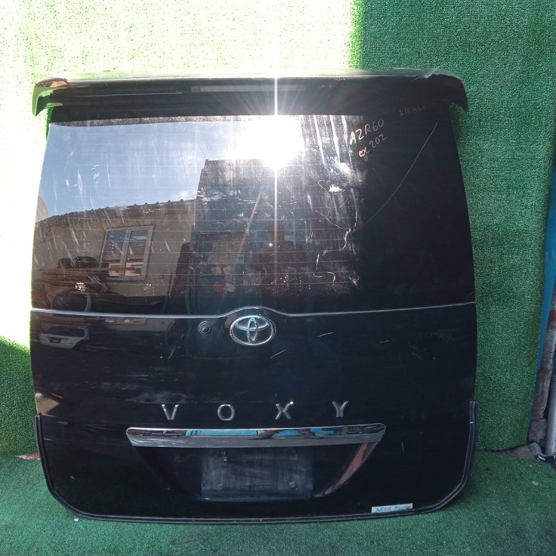 Дверь 5-я Toyota Voxy AZR60 задняя (б/у)