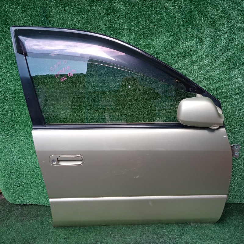 Дверь Toyota Ipsum SXM10 передняя правая (б/у)